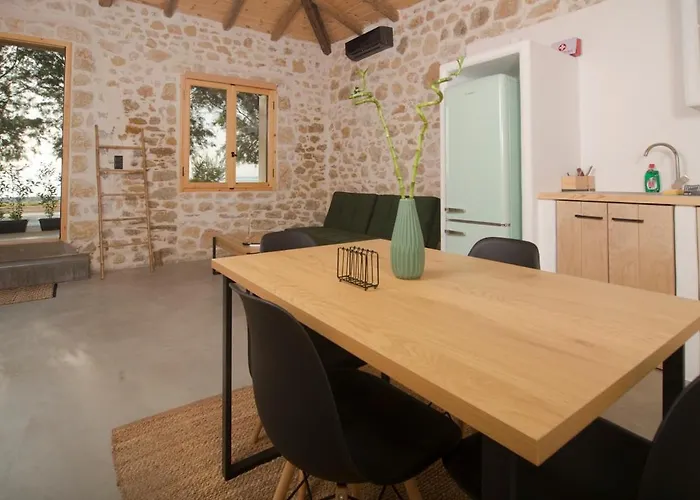 Almyrikia Ii Next To The Sea Mikrá Mandínia