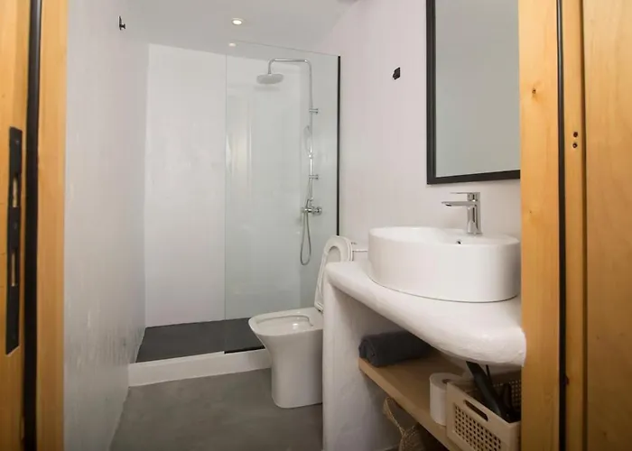 Almyrikia Ii Next To The Sea *